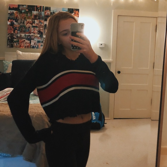 cropped red white and blue sweater - Picture 1 of 1